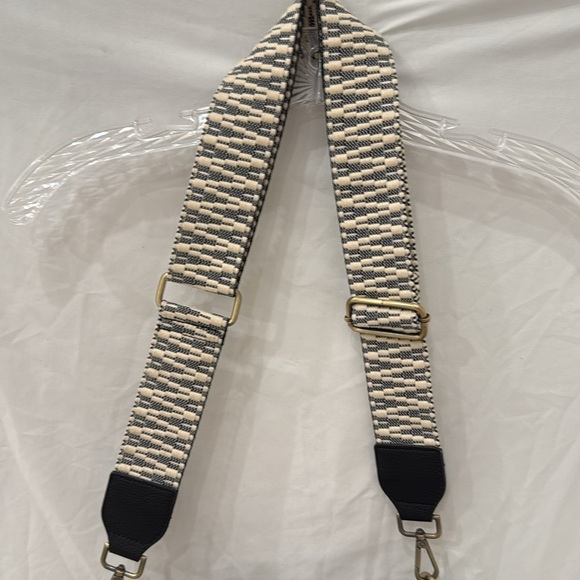 Black leather crossbody bag from Anthropologie urban originals - Picture 6 of 6